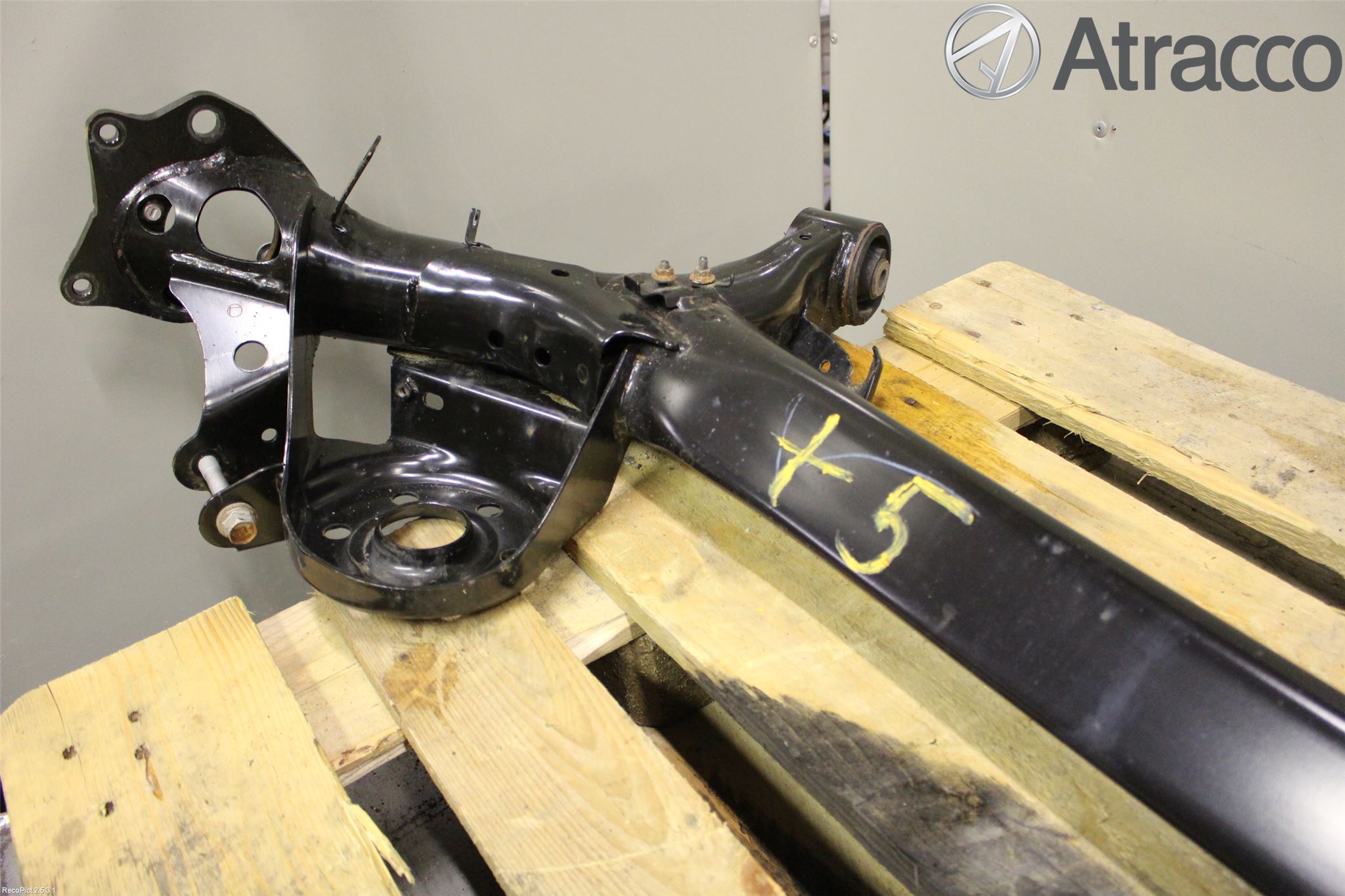 Toyota VERSO 09-18 Bakaxelbalk