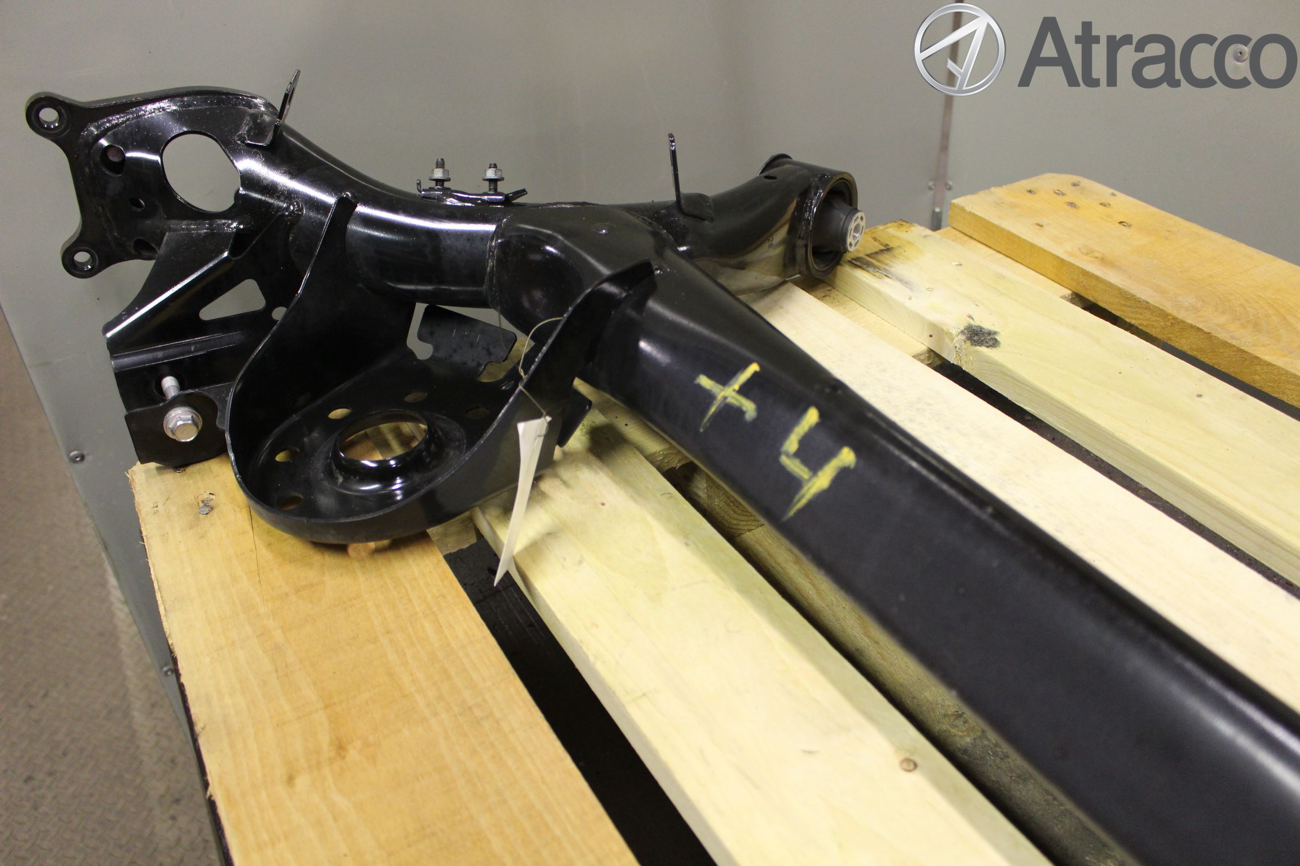 Toyota YARIS XP130 15-20 Bakaxelbalk