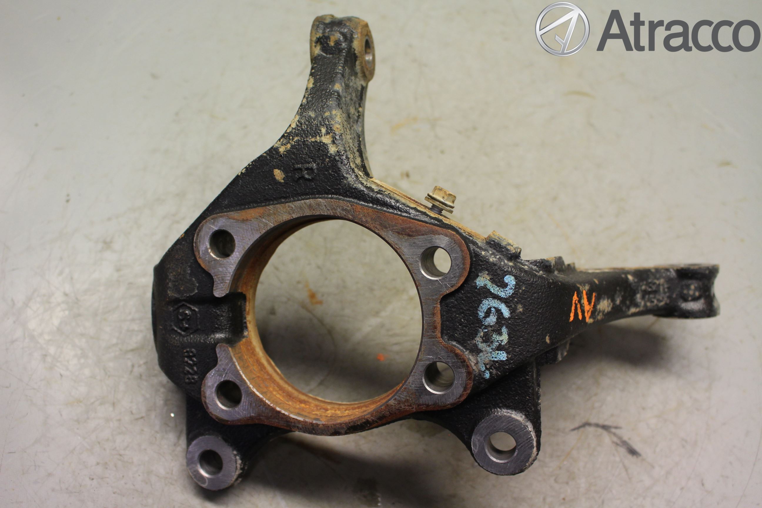 Toyota AVENSIS 09-15 Styrspindel Lagerhus Hö