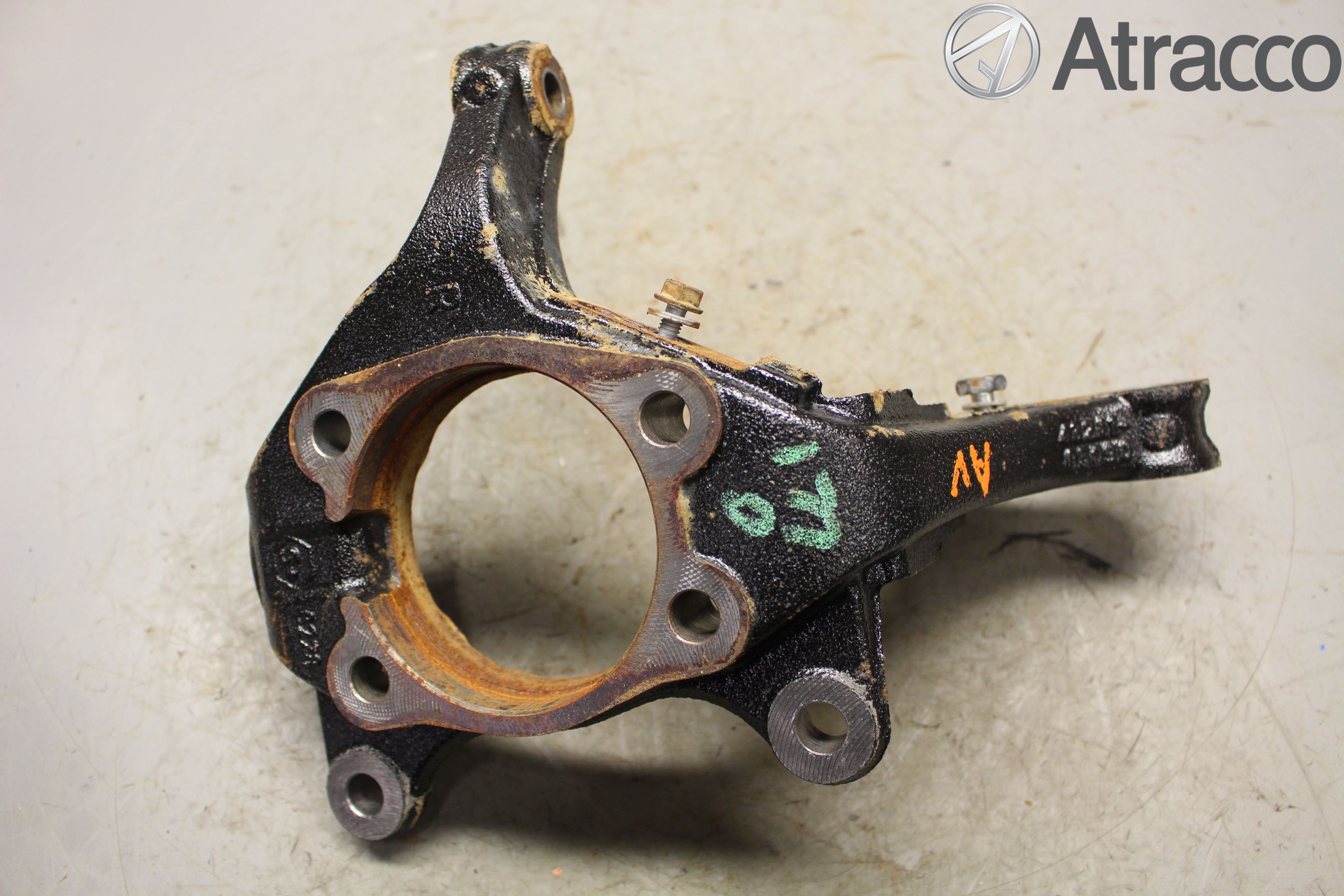 Toyota AVENSIS 16-18 Styrspindel Lagerhus Hö
