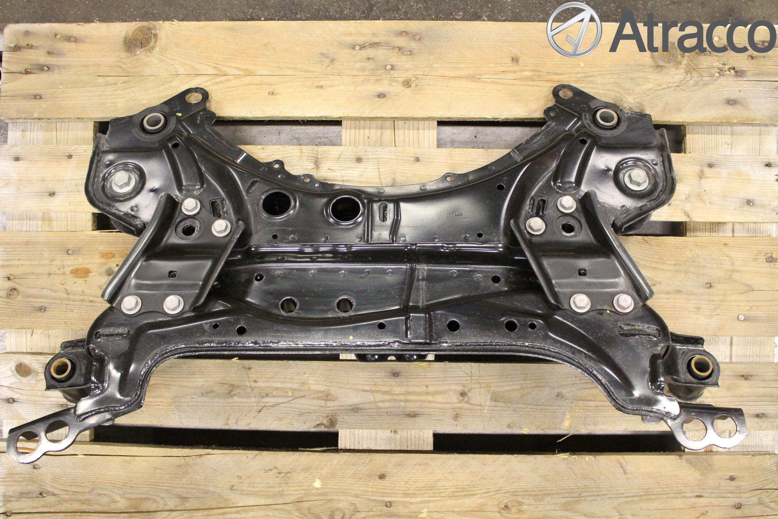 Toyota AVENSIS 16-18 Framvagnsbalk