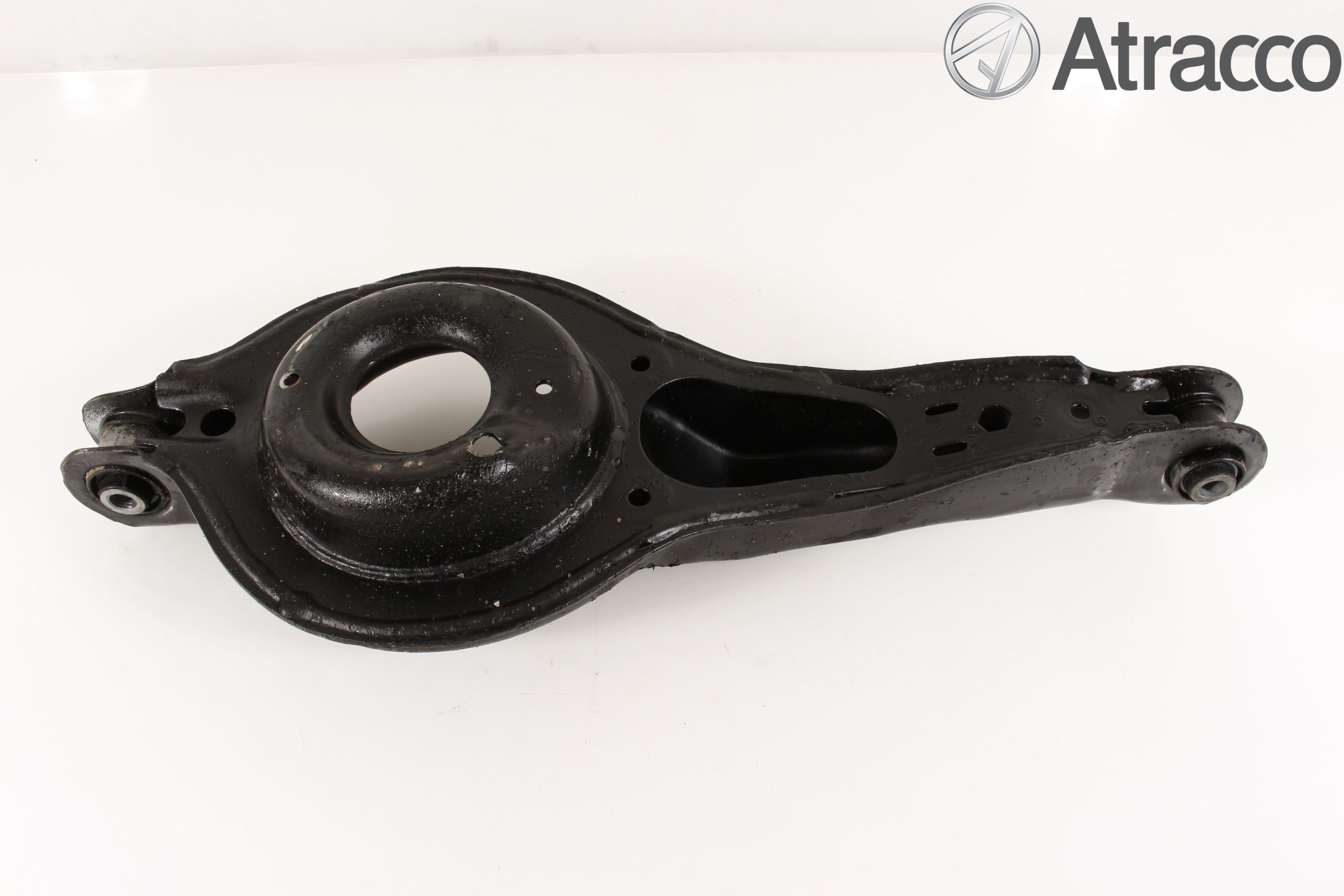 Ford FOCUS 15-18 Bärarm Bak Vänster