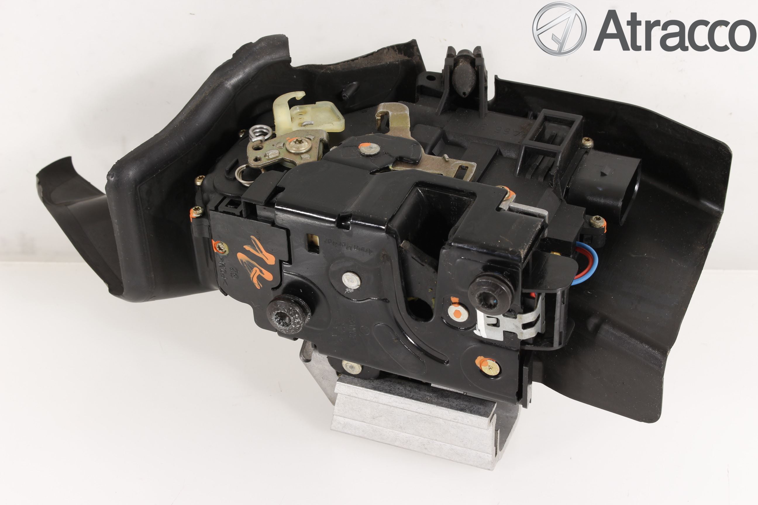 Audi A4/S4 01-05 Låskista-Dörrlås