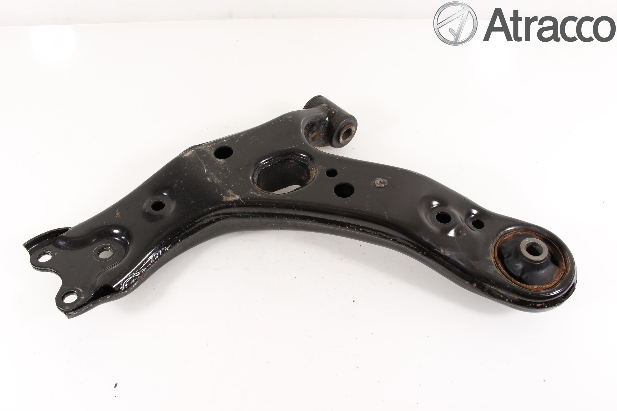 Toyota VERSO 09-18 Bärarm Fram Undre Hö