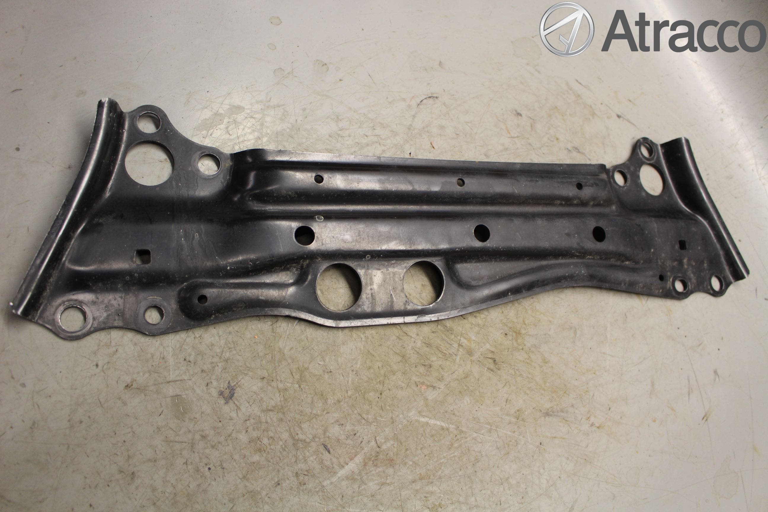 Toyota RAV4 13-18 Framvagnsbalk