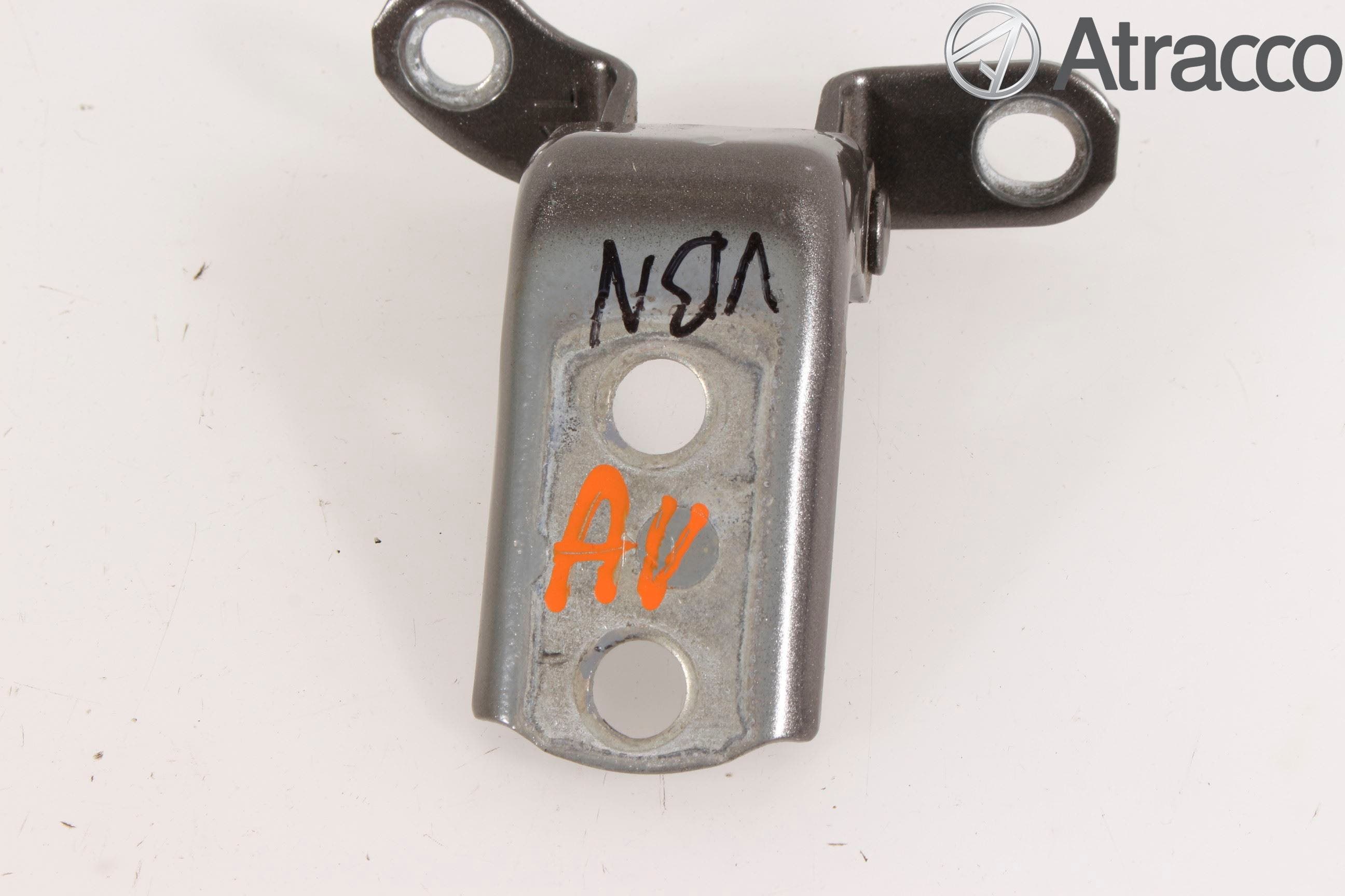 Toyota VERSO 09-18 Dörrgångjärn