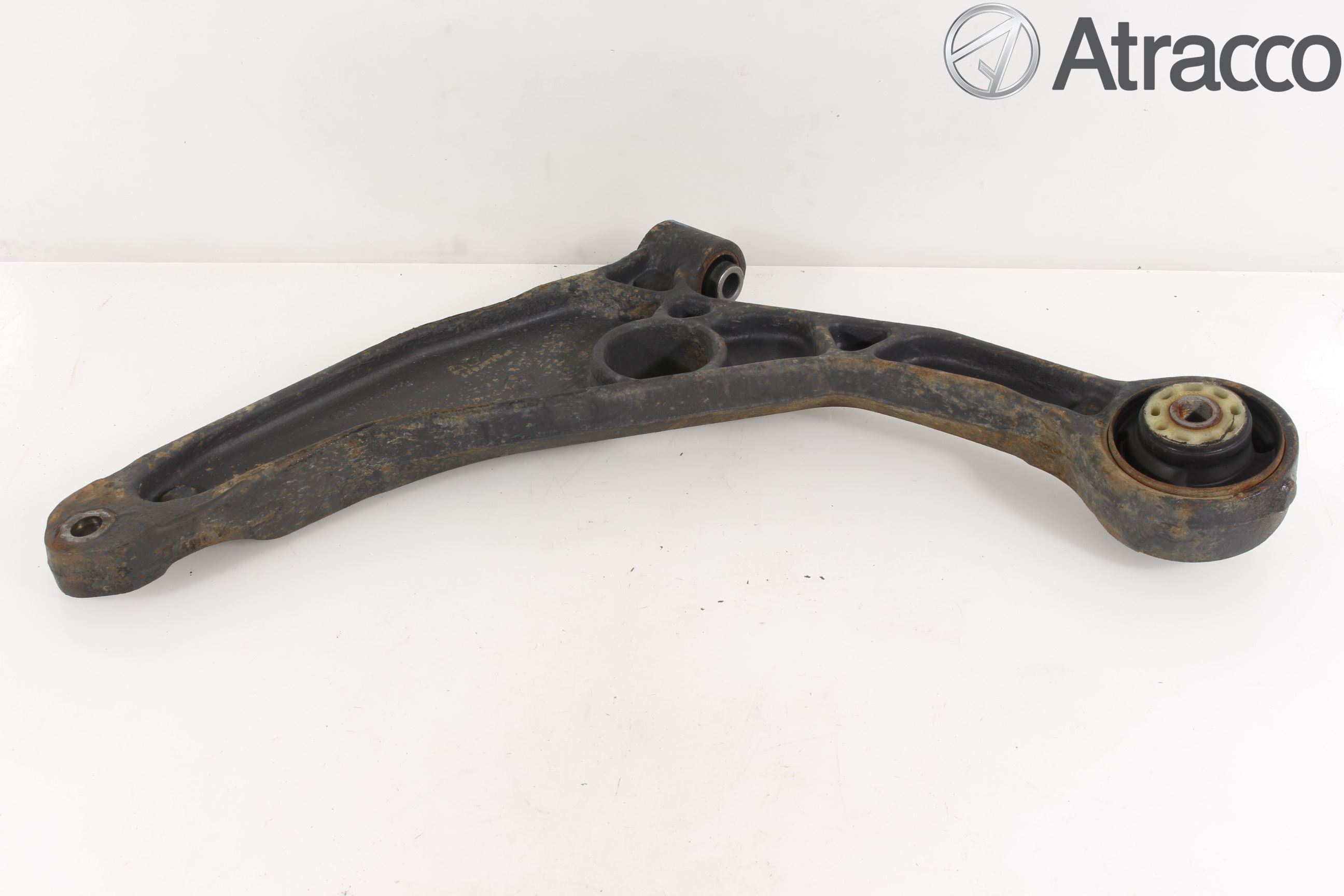 Fiat FREEMONT Bärarm Fram Undre Hö