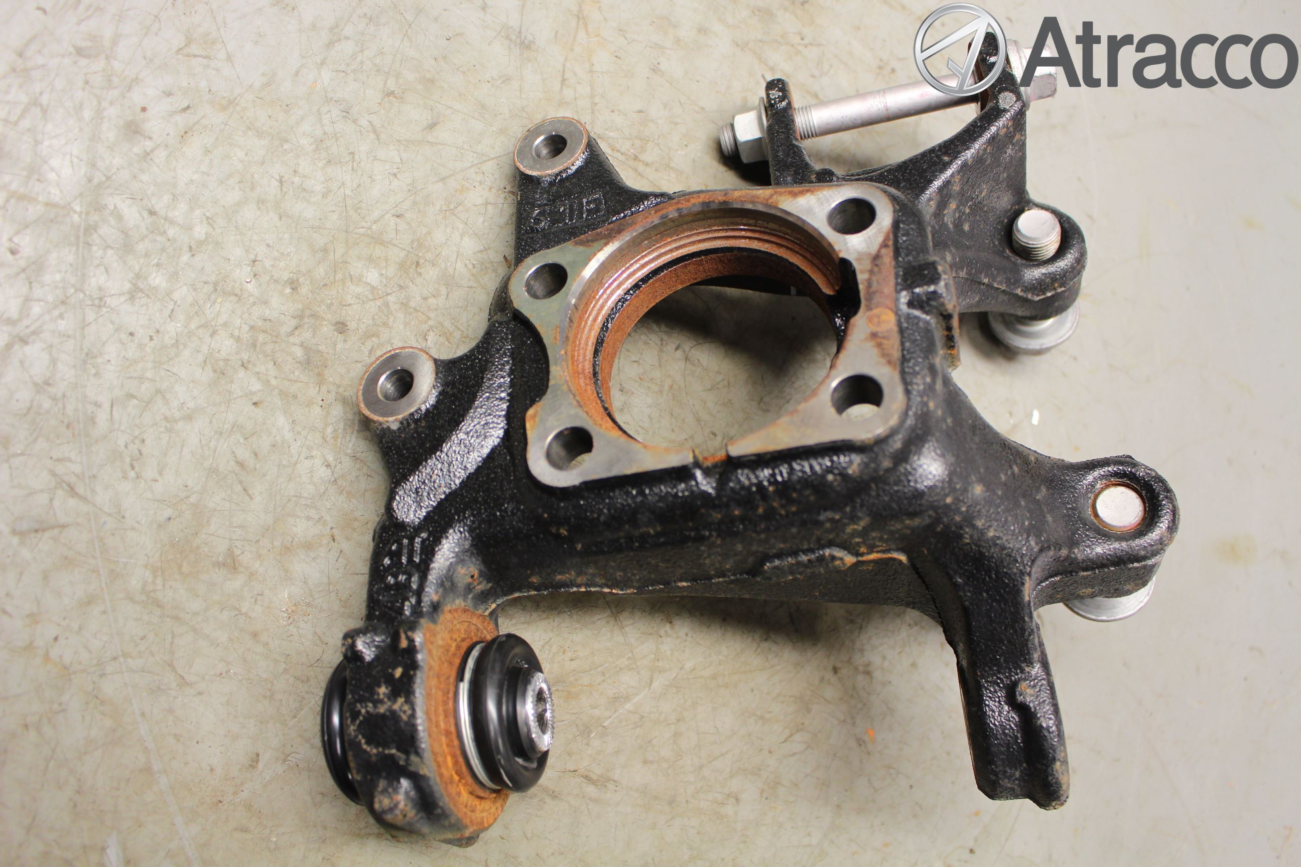 Lexus CT 200h Hjullagerhus-Spindel Hö B