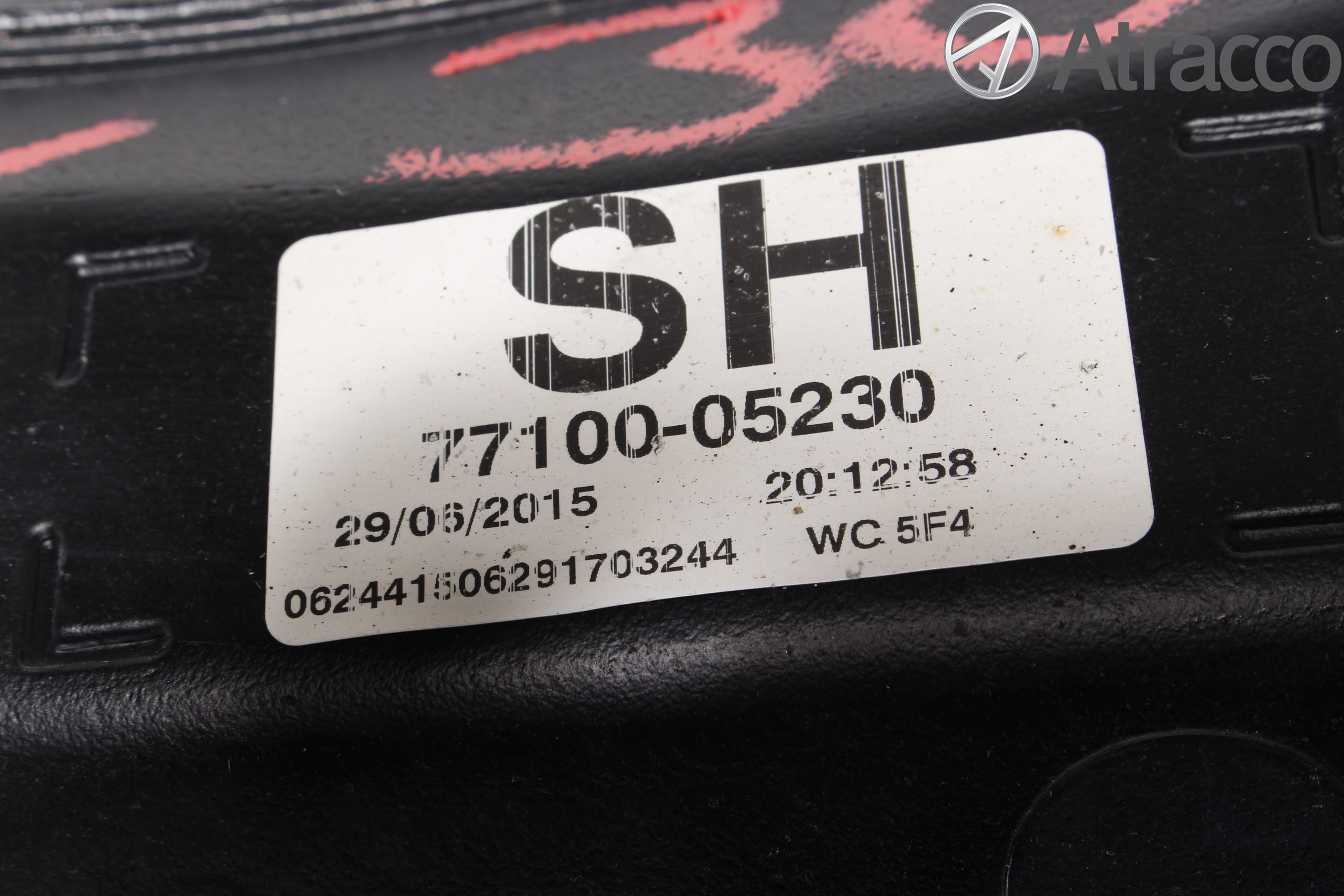 Toyota AVENSIS 16-18 Bränsletank Diesel